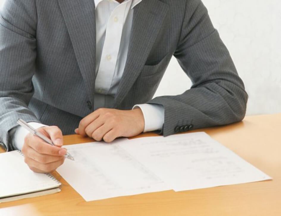 メカニックに転職しようとお考の方を【株式会社レソリューション】がサポート<br/>
〜仙台・静岡・名古屋・東京・大阪の求人をご紹介〜” class=”g-img-responsive”>
<p>メカニックに転職しようとお考えの方をサポートしている【株式会社レソリューション】では、仙台・静岡・名古屋・東京・大阪の求人を取り揃えております。</p>
<p>自動車業界への人材派遣でトップシェアを誇る【株式会社レソリューション】だからこそ、多くのフィールドをご紹介することが可能です。</p>
<p>勤務開始までの期間は平均して約1〜2週間で、作業服や工具など必要なものは原則ご用意いたします。入社後もしっかりとサポートいたしますので、メカニックに転職をお考えの方はお気軽にお問い合わせください。</p>
</div>
<h2 class=