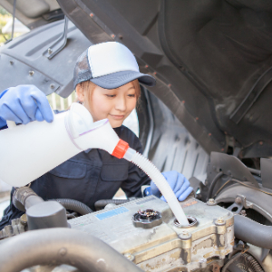 女性整備士を目指すには 女性でも自動車整備士になれるのか 自動車整備士の求人 転職サイトはレソリューション 女性整備士を目指すには 女性でも自動車整備士になれるのか 自動車整備士の求人 転職サイトはレソリューション