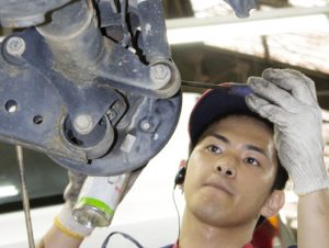 作業中の眼差しは真剣です!