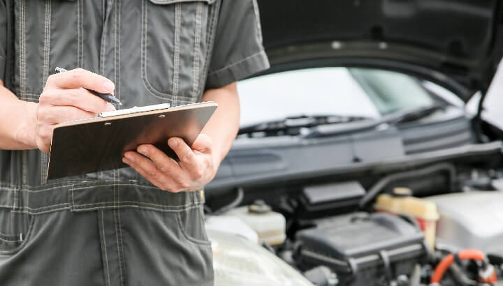 なぜ今、自動車整備士なのか。整備士のメリットとは